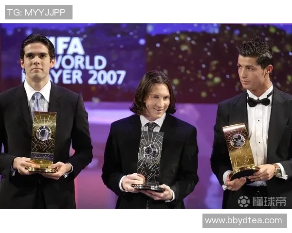 世界顶级足球老球星回顾 不朽传奇与荣耀时刻永载史册