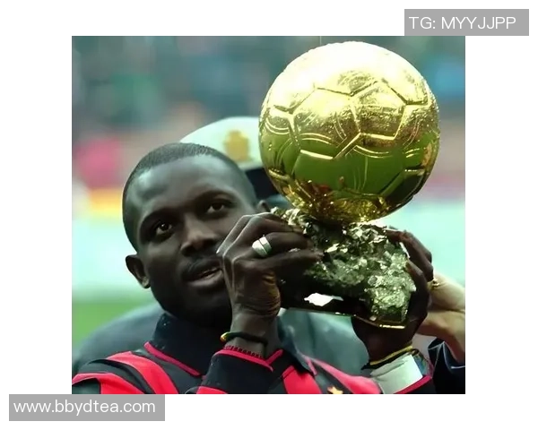 足球巨星霸气瞬间定格 震撼球场的荣耀与风采尽收眼底